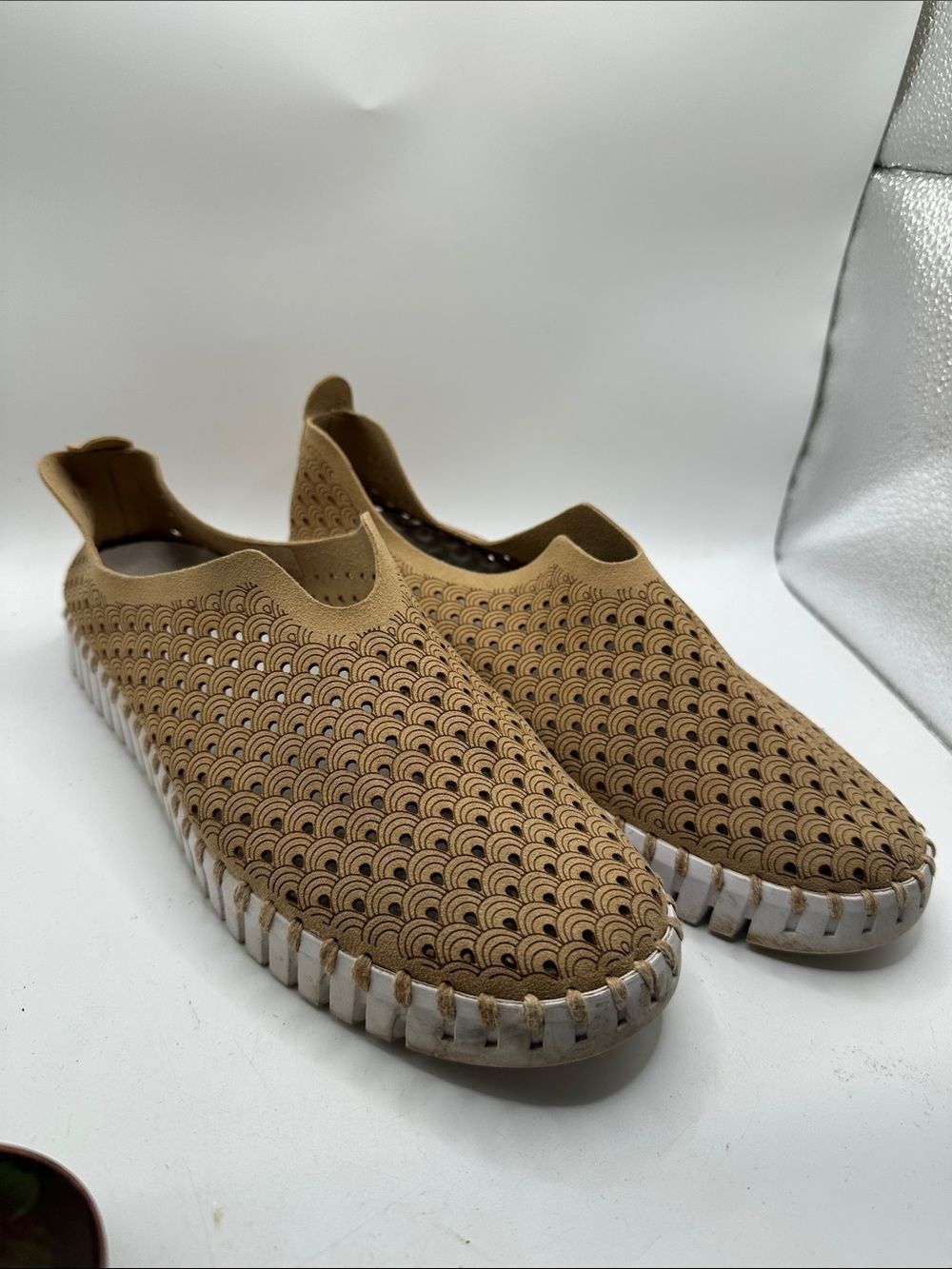 Ilse Jacobse Slip-On Perforated Loafers in Tan size 10
